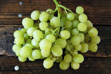 Organic Grapes | Green Grapes | Fruit Delivery | Order Online