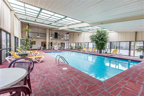 Indoor pool | Quality Inn - Hotel in Tifton, GA | Indoor pool, Hotel, Outdoor decor