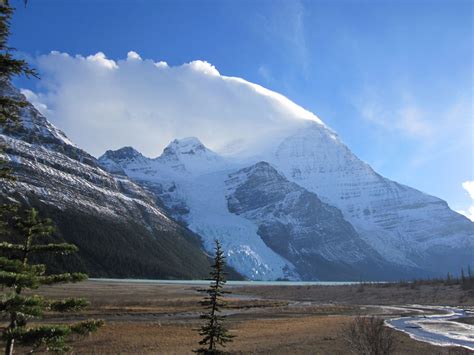 Berg Lake Trail: Hiking Near Mountain River Lodge Mount Robson Inn