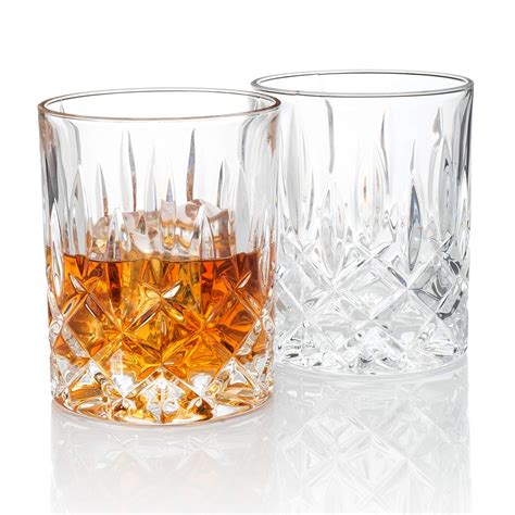 19 Best Bourbon Glasses to Elevate Your Whiskey Drinking Experience in 2020 - giftlab