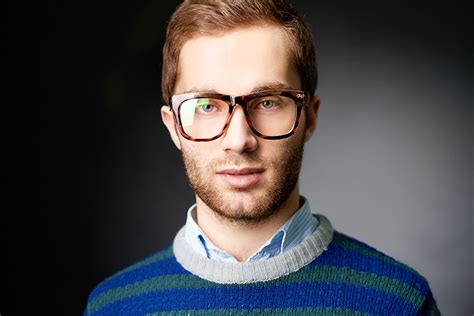11 Eyeglasses Frames For Oval Face Shape | NZ