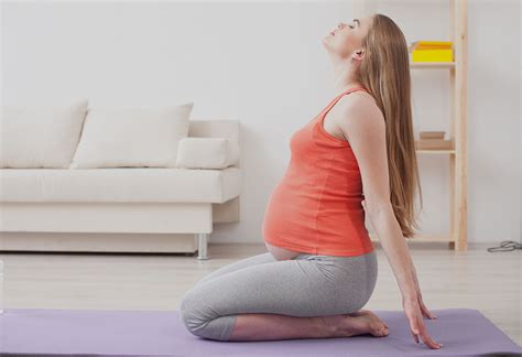 Stretching During Pregnancy: Health Benefits & Tips to Consider