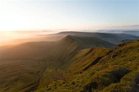 Brecon Beacons Hiking Guide and Wild Water Swimming - Zanna Van Dijk