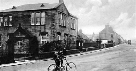 Tour Scotland: Old Travel Blog Photograph School Auchinleck Scotland