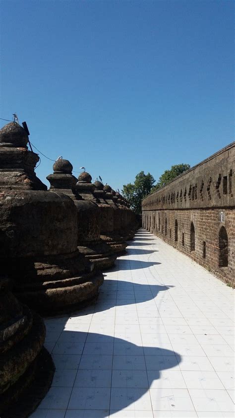 Mrauk U is a hidden gem of Myanmar. There are a lot of temples in Mrauk ...