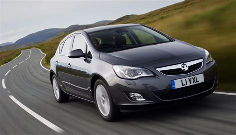 UK December 2010: Vauxhall Astra #1, Fiesta leader in Full Year Now ...