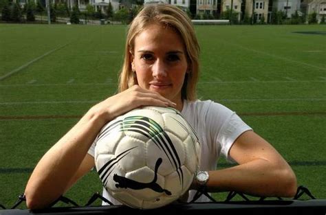 Soccer Freaks: Heather Mitts American Soccer Defender