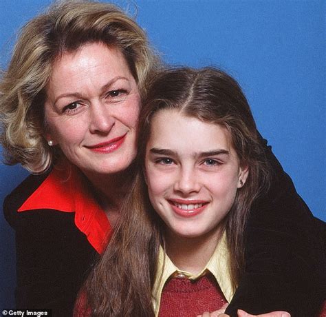 Actress Laura Linney reveals she worried for her childhood friend ...