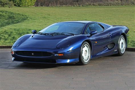 For Sale: Jaguar XJ 220 (1992) offered for GBP 450,000