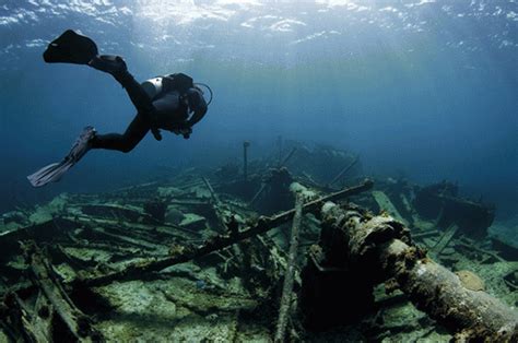 5 Tips To Safely Dive A Shipwreck - Diving With Doug