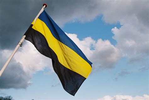 Flag of Gelderland (on Canon AE1 Program) : r/vexillology