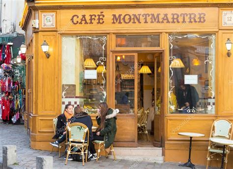 The cafe Montmartre, Paris, France. – Stock Editorial Photo ...