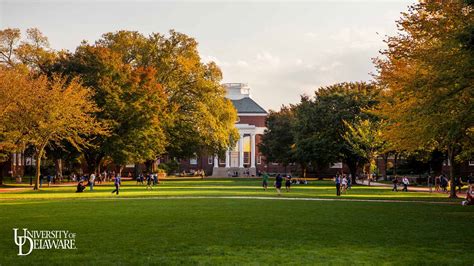 Download Students Strolling Through University Of Delaware Campus ...