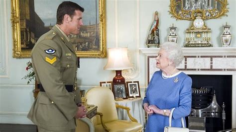 Australian Victoria Cross winner Corporal Ben Roberts-Smith meets the Queen | Daily Telegraph