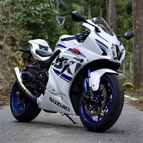 Suzuki GSXR 1000R Custom Street Bikes, Custom Sport Bikes, Suzuki Bikes, Suzuki Motorcycle ...