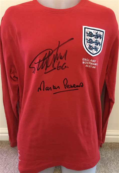 Signed Geoff Hurst Martin Peters England 1966 Retro Shirt