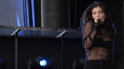 Lorde Promises New Music ‘Arriving in 2021’