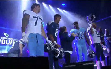 Tradition Evolved: Tennessee Titans Unveil New Uniforms – SportsLogos ...