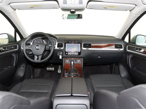 2011 Volkswagen Touareg Hybrid (photos) - CNET