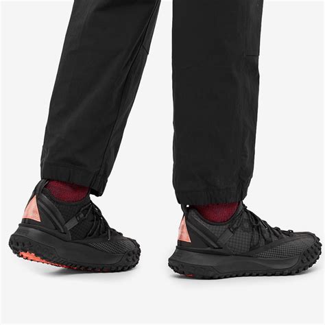 Nike ACG Mountain Fly Low Anthracite & Black | END. (KR)