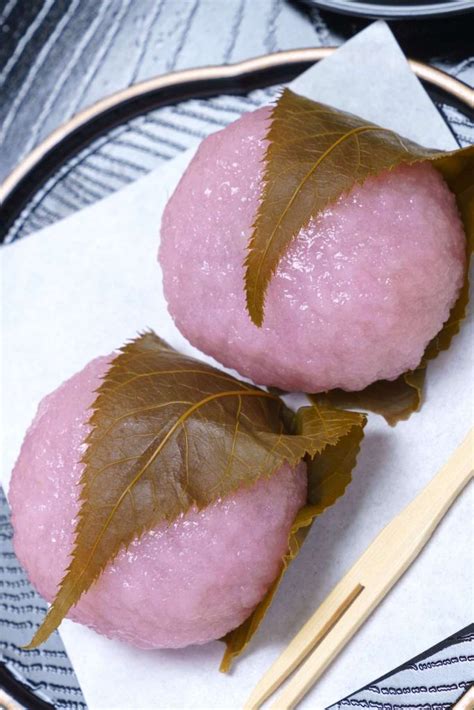 Sakura Mochi (Easy Japanese Pink Mochi Recipe)