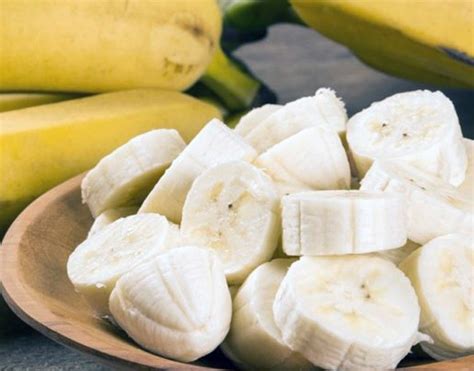 Bananas will give you healthy and glowing skin