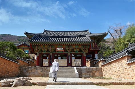 10 Must-See Temples in Busan - Discover Busan's Most Important Temples and Wats - Go Guides