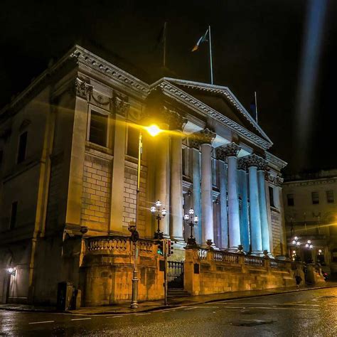 Dublin City hall in it's evening colours :-) | Dublin city, City hall, Dublin