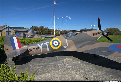 Supermarine Spitfire (Replica) - UK - Air Force | Aviation Photo #5223903 | Airliners.net