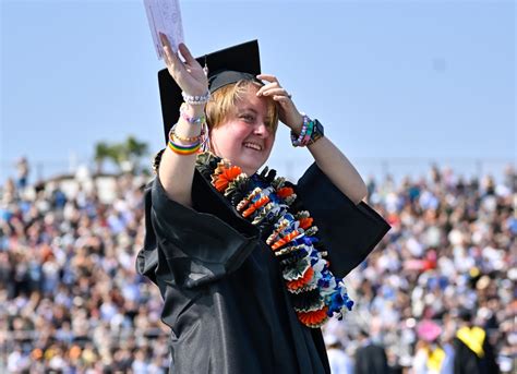 Huntington Beach High Graduation 2023: Our best photos of the ceremony – Orange County Register