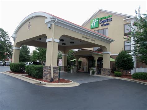 Holiday Inn Express & Suites Sanford - Hotel Reviews & Photos