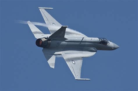 Malaysia Considers JF-17 Light Fighters to Replace its MiG-29