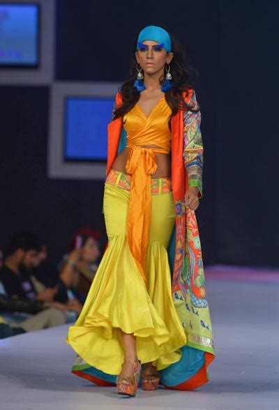 Lahore Fashion Week: Walk for Rizwan Beyg - Lifestyle - Emirates24|7