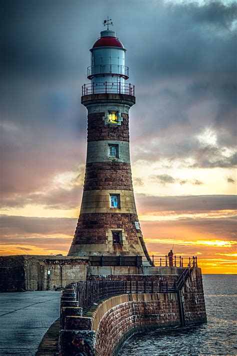 Roker Lighthouse | North East coast England | Lighthouse pictures ...