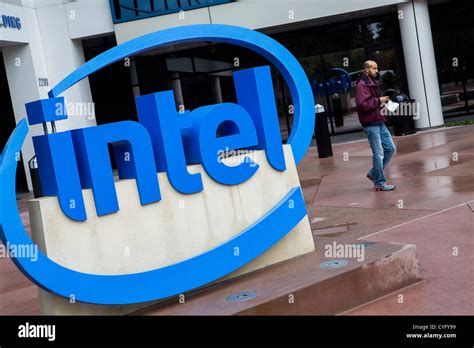 The headquarters of Intel Stock Photo - Alamy