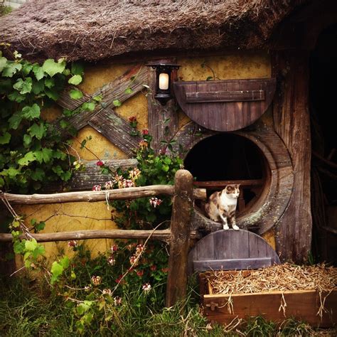 Hobbit House Pictures | The Hobbit Set Photos