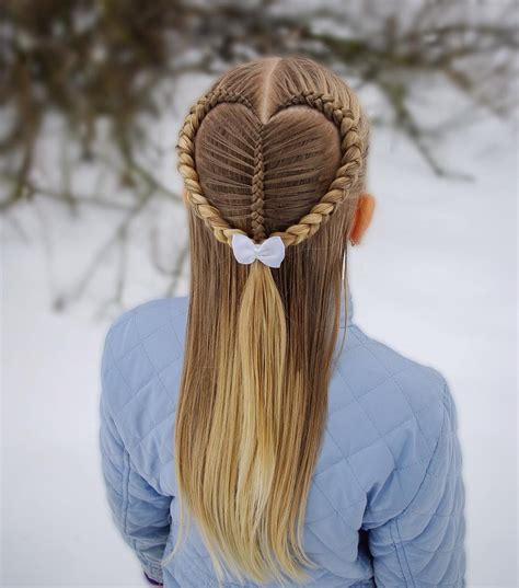 Happy Valentine's day 💙 ️💙 ️💙 ️💙 ️💙 . Heart braid with a dutch braid in the middle! . Today I'm ...