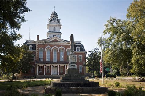 Hancock County Courthouse – Rural and Progressive