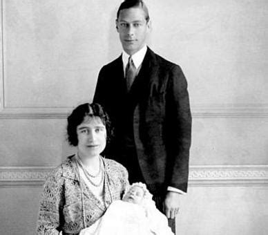 queen elizabeth ii and parents - Queen Elizabeth II Photo (34674342 ...