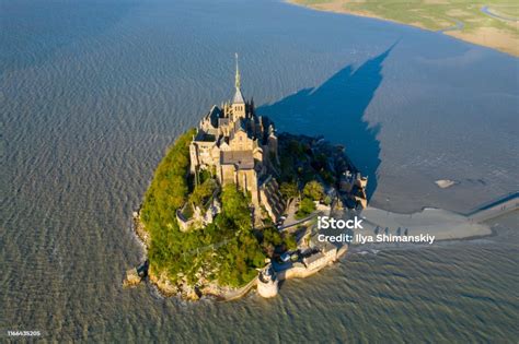 Mont Saint Michel Aerial View Stock Photo - Download Image Now - Abbey ...