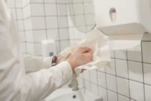 Are Paper Towels Recyclable? (And Can You Flush Them Too) - Conserve ...