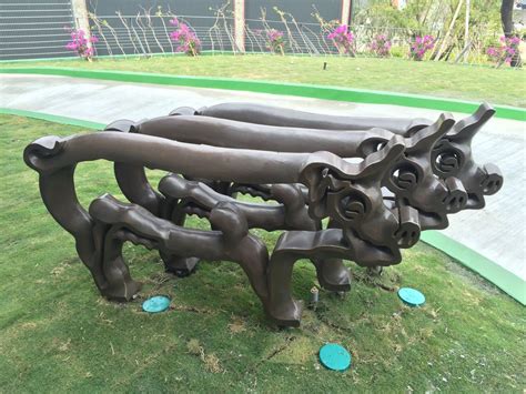 Customized Bronze Large Outdoor Animal Sculptures 2 Meter Length Plaza Decoration