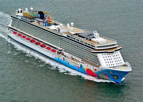 NORWEGIAN BREAKAWAY Current Position ( - DUAL TRACKING - ) | Ship Cruises