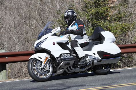 First ride: 2018 Honda Gold Wing | Canada Moto Guide