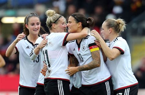 Anja Mittag: Ende der Karriere im Nationalteam - Fußball