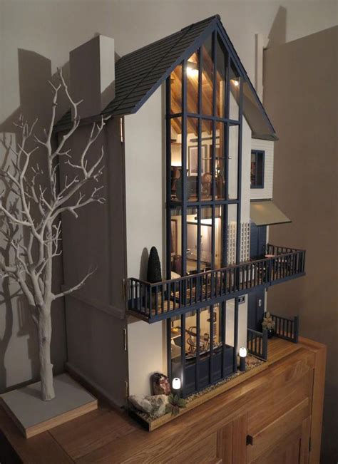 Lakeview House, Dolls House Emporium by Mike Adamson - Dolls' Houses ...