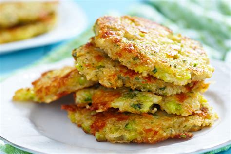 Tortitas de brócoli, quinoa y queso - Recetas para mi bebé