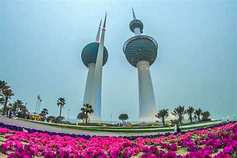 Rising High: The Majestic Kuwait Towers 🏗️🌃 | GuideTourism