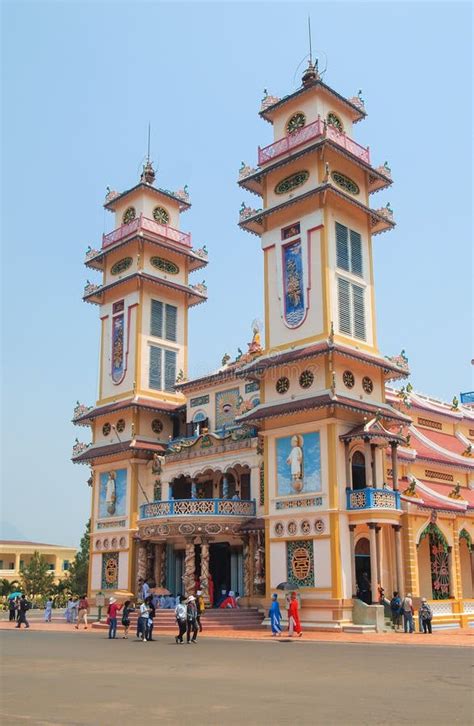 TAY NINH, VIETNAM - MARCH 8, 2013 : Monks, Cao Dai Temple, in Vietnam Editorial Stock Image ...