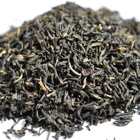 Yunnan black tea: thick buds and soft leaves from China.